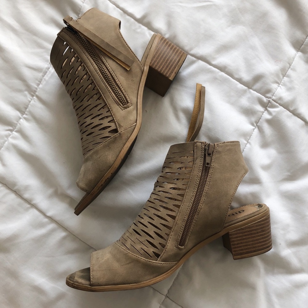 Diba Sandals